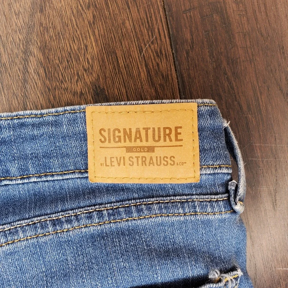 Levi's Signature Gold Mid-rise Straight Men's 31x34 Classic Blue Jeans Med-wash